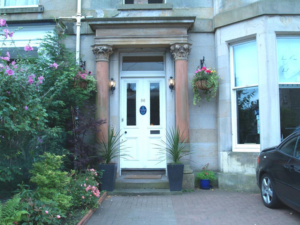 Clan Walker Guest House Edinburgh Exterior photo